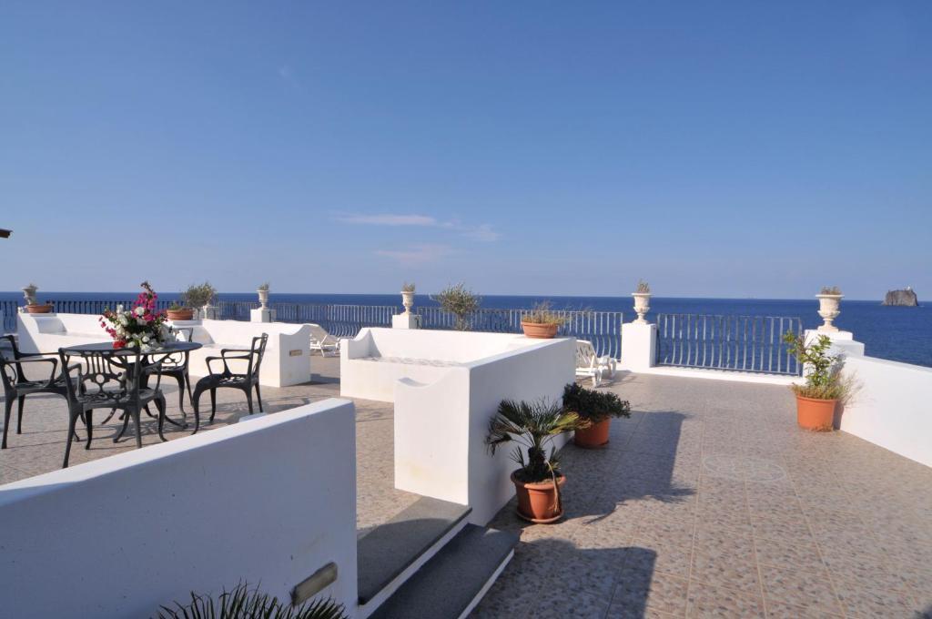 Hotel Villaggio Stromboli - Isola Di Стромболі Екстер'єр фото