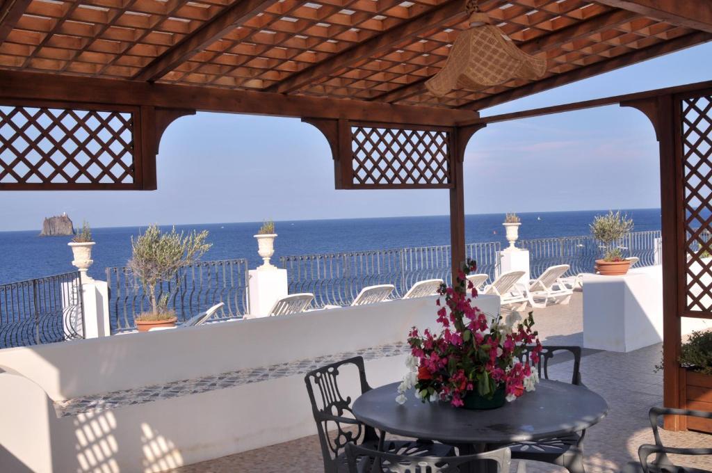 Hotel Villaggio Stromboli - Isola Di Стромболі Екстер'єр фото