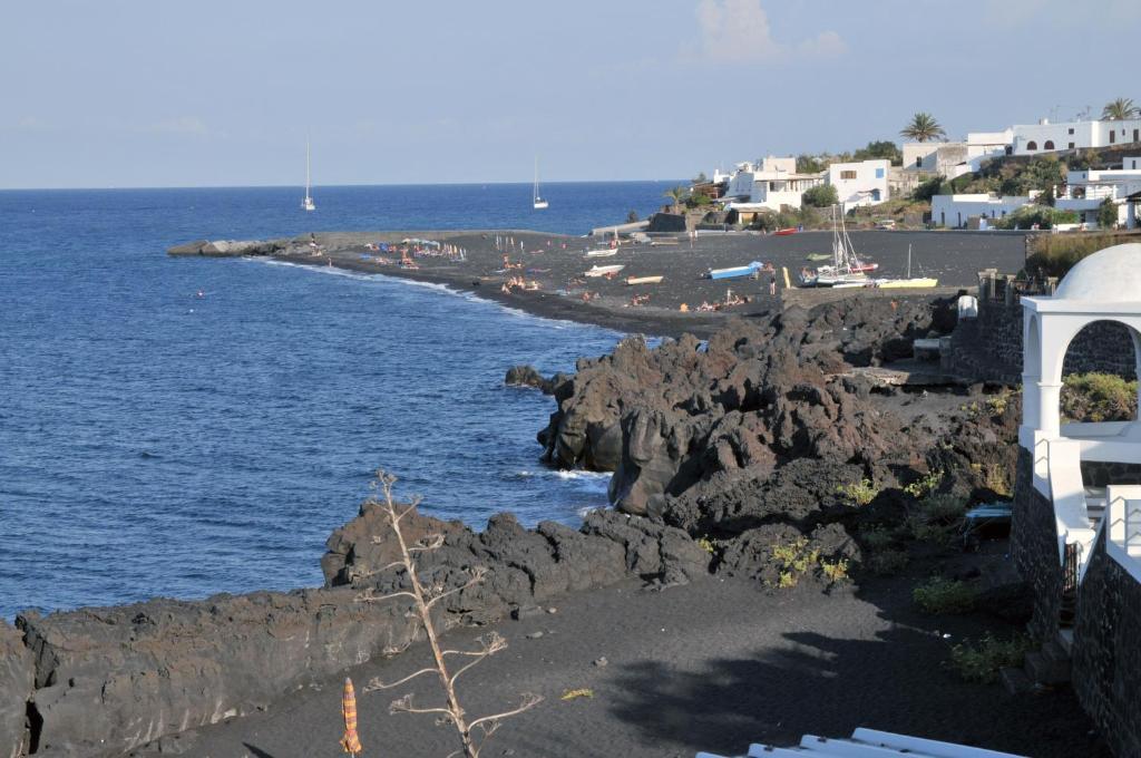 Hotel Villaggio Stromboli - Isola Di Стромболі Екстер'єр фото